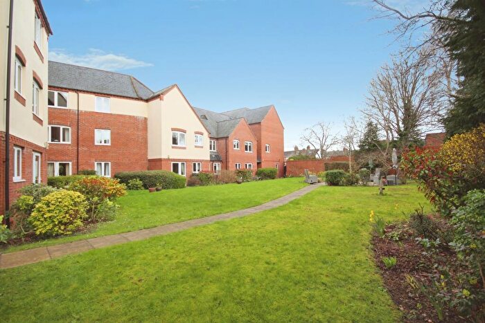 1 Bedroom Flat For Sale In Coventry Road, Warwick, CV34