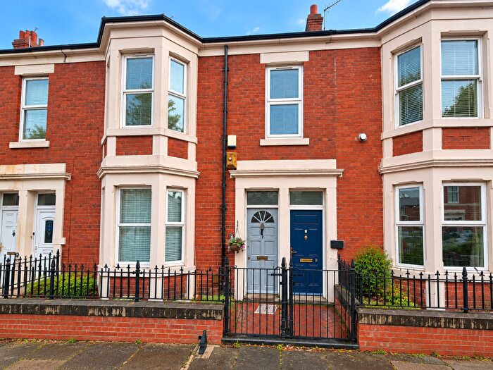 3 Bedroom Flat For Sale In Wingrove Avenue, Fenham, Newcastle Upon Tyne, Tyne And Wear, NE4