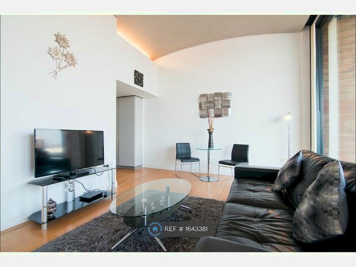 2 Bedroom Flat To Rent In Woodfield Road, Altrincham, WA14