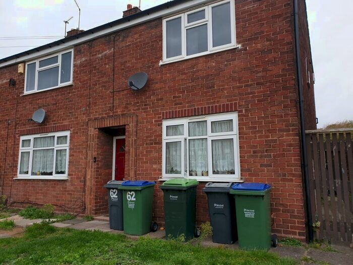 2 Bedroom Maisonette To Rent In Jays Avenue, Tipton, DY4