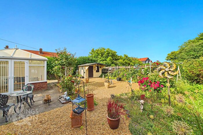 2 Bedroom Detached Bungalow For Sale In Sutton Crescent, Freethorpe, Norwich, NR13