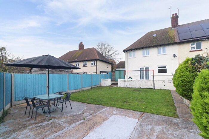 3 Bedroom Semi Detached House For Sale In Connaught Gardens, Margate, CT9