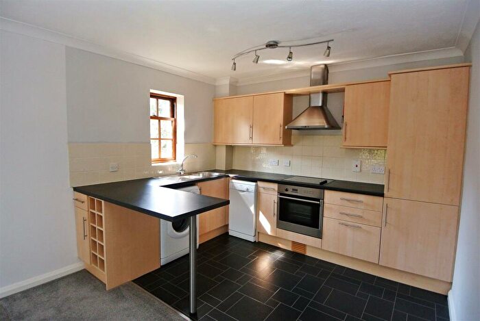 1 Bedroom Apartment To Rent In Weybridge, KT13