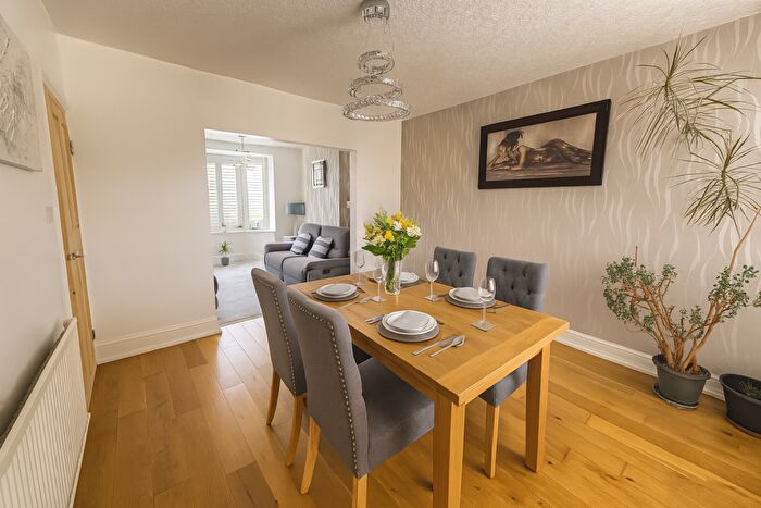 3 Bedroom Terraced House For Sale In Pratt Road, Rushden, NN10