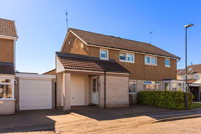 3 Bedroom Semi-detached Villa For Sale In Evans Gardens, Bonnyrigg, EH19