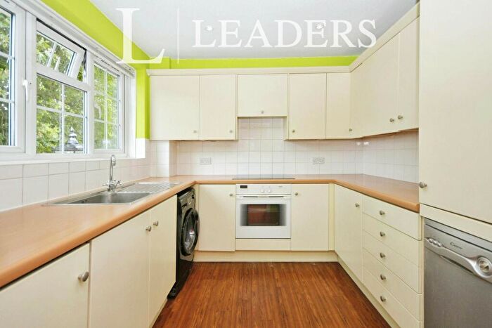 2 Bedroom Property To Rent In Gardiner Close, Orpington, BR5