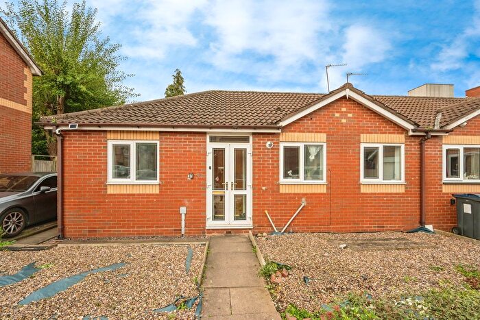 4 Bedroom Semi Detached Bungalow For Sale In Mill Burn Way, Birmingham, B9