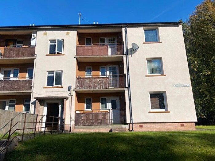 3 Bedroom Flat To Rent In Wiston Place, Lochee West, Dundee, DD2