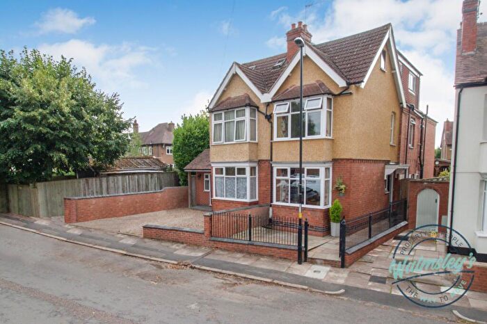 5 Bedroom Semi-Detached House For Sale In Mickleton Road, Earlsdon, Coventry, CV5