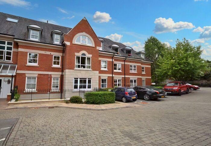 1 Bedroom Apartment To Rent In Shortheath Road, Farnham, GU9