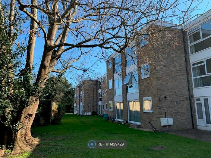 1 Bedroom Flat To Rent In Hampton Road, Teddington, TW11