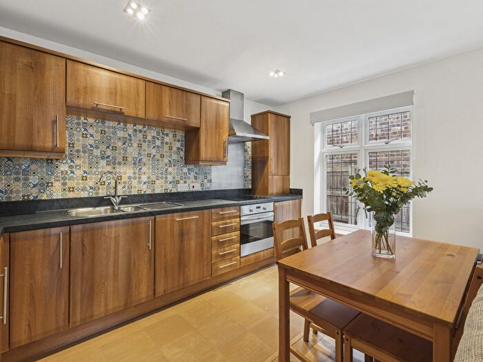 2 Bedroom Flat To Rent In Old Mile House Court, St Albans, AL1