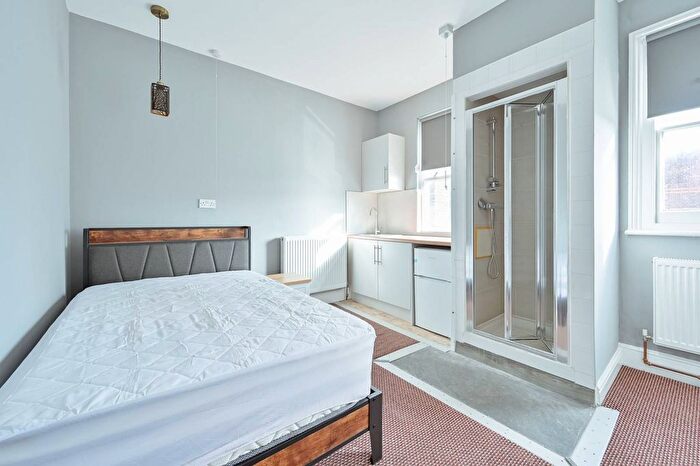 Studio To Rent In Bushey, Bushey, WD23