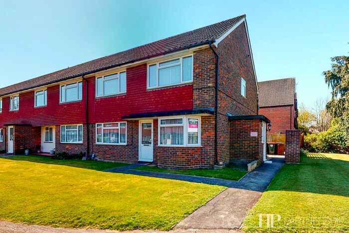 2 Bedroom Maisonette To Rent In Marlow Court, London Road, Crawley, RH10