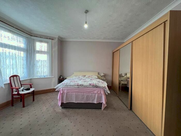 5 Bedroom Property To Rent In Albert Road, Ilford, IG1