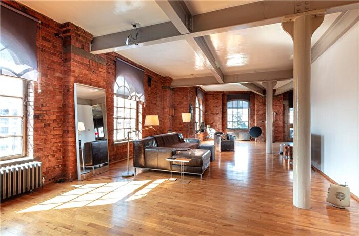 1 Bedroom Apartment For Sale In Colmans Wharf, Morris Road, Bow Common, London, E14