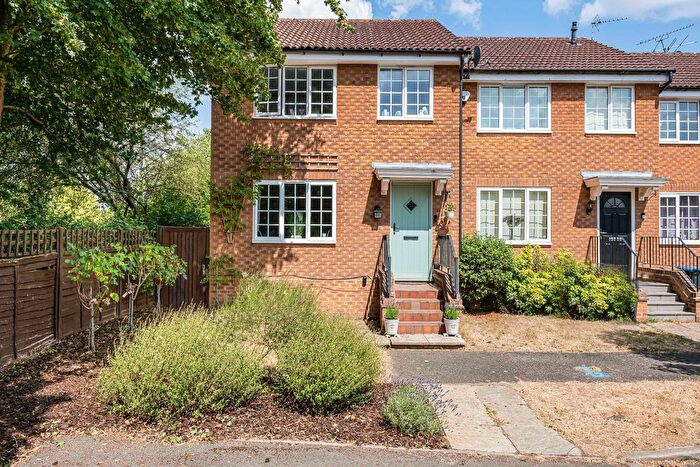 3 Bedroom Terraced House For Sale In Stapleford, Welwyn Garden City, AL7