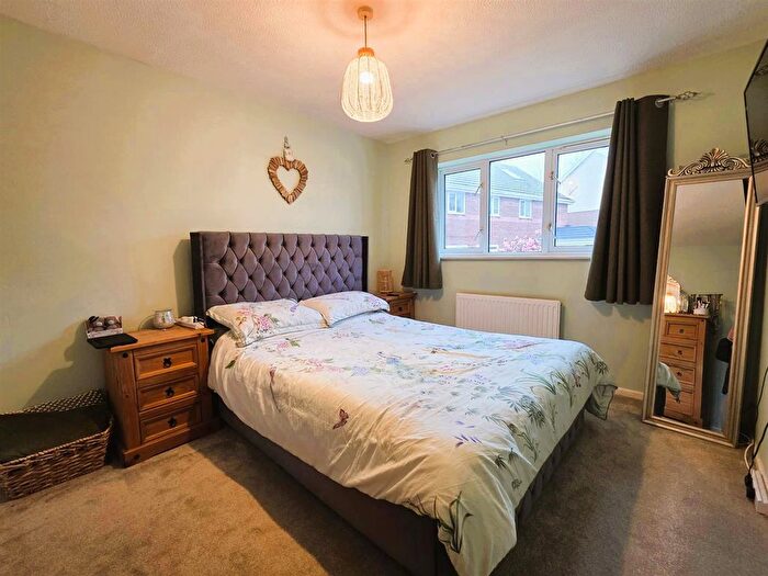 3 Bedroom Semi Detached House For Sale In Llwyn Cyfarthwch, Llanelli, SA15