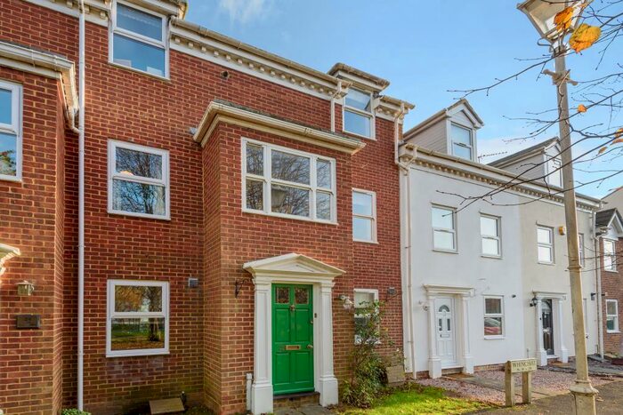 4 Bedroom Terraced House To Rent In Whinchat, Watermead, HP19