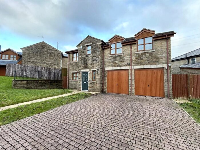 5 Bedroom Detached House For Sale In Chimes Court, Grotton, Saddleworth, OL4