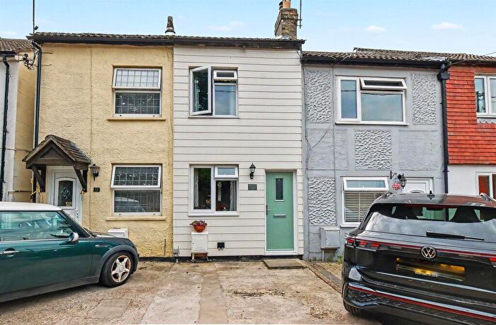 2 Bedroom Terraced House For Sale In Ferry Lane, Wouldham, ME1