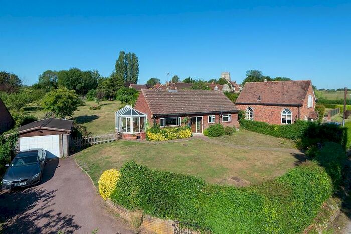 3 Bedroom Bungalow To Rent In Padwell Lane, Great Chart, Ashford, TN23