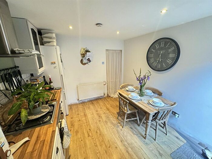 2 Bedroom Cottage For Sale In Anchor Lane, Heybridge, Maldon, CM9