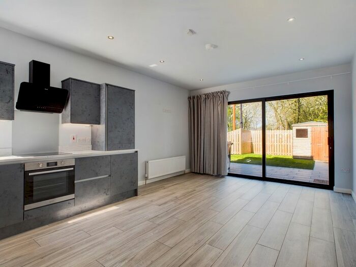 3 Bedroom SemiDetached House To Rent In Houston Park, Castlereagh Road