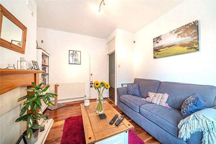 1 Bedroom Flat To Rent In Grove Vale, East Dulwich, London, SE22