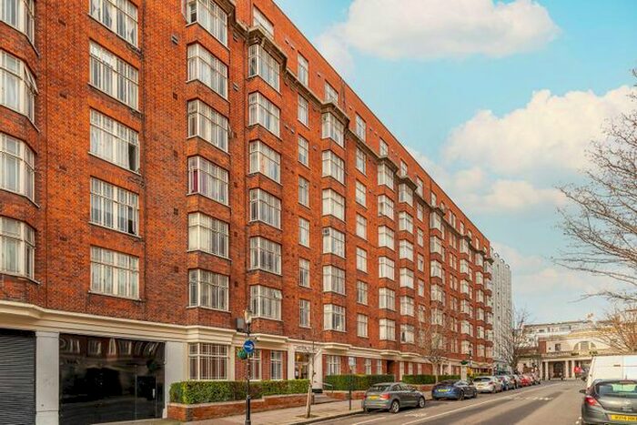 2 Bedroom Flat To Rent In Queensway, Queensway, London, W2