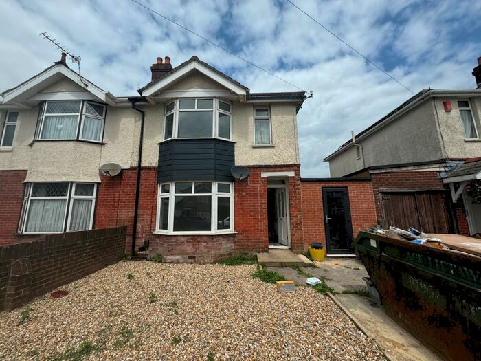 3 Bedroom End Of Terrace House To Rent In Rosewall Road, Maybush, SO16