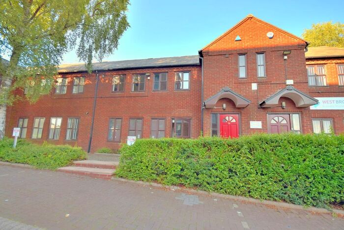 2 Bedroom Flat To Rent In St. Michael Street, West Bromwich Ringway, West Bromwich B70