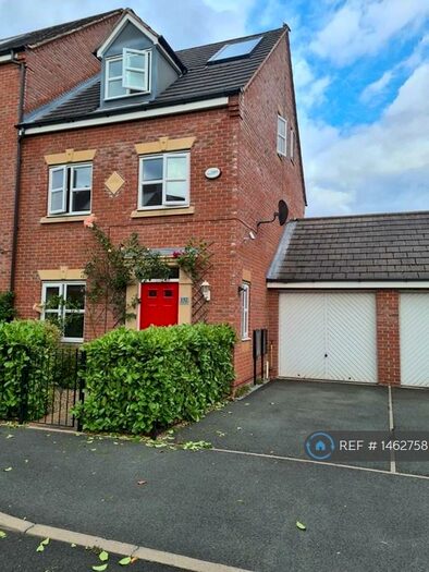 3 Bedroom End Of Terrace House To Rent In Lawnhurst Avenue, Manchester, M23