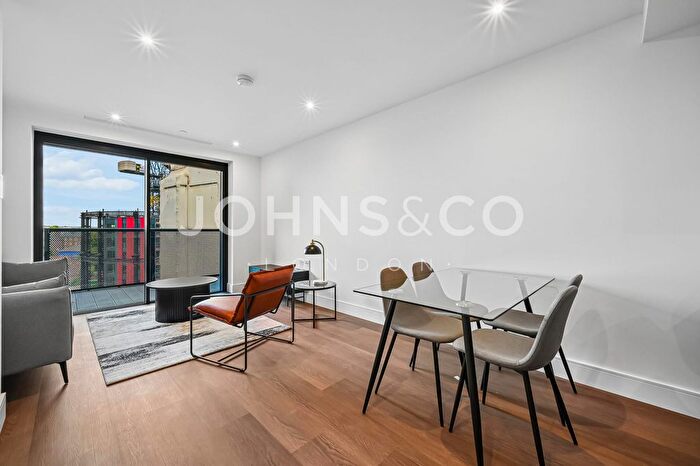 1 Bedroom Flat To Rent In The Westwood Building, Regent's View, Marian Place, E2