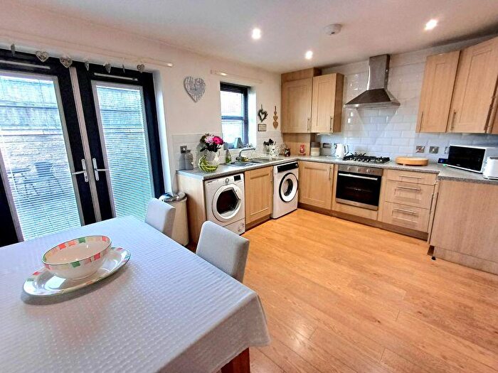 3 Bedroom Semi-Detached House For Sale In Weavers Fold, Mellor, BB2