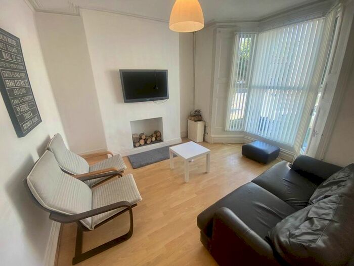 4 Bedroom Property To Rent In Rhyddings Terrace, Brynmill, Swansea, SA2