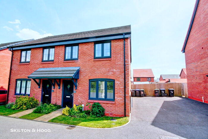 3 Bedroom Semi-Detached House For Sale In Chamomile Way, Daventry, NN11