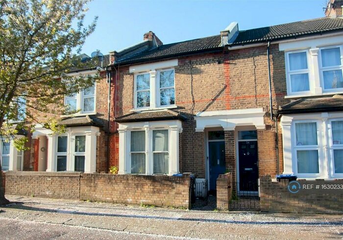 2 Bedroom Flat To Rent In Willesden, London, NW2