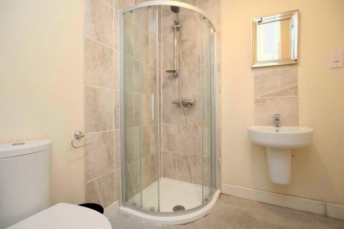 6 Bedroom Town House To Rent In Eastfields Road - Stoke Gifford, BS16