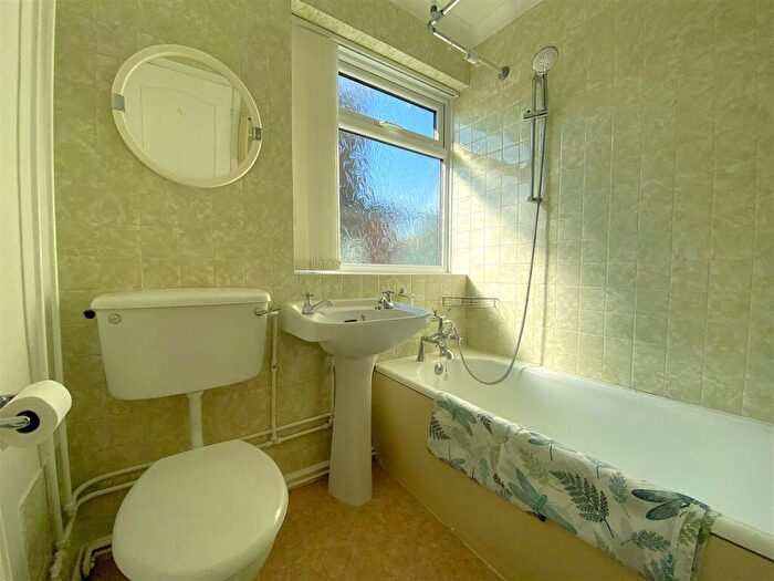 2 Bedroom Semi-Detached Bungalow For Sale In Belvoir Drive, Syston, LE7