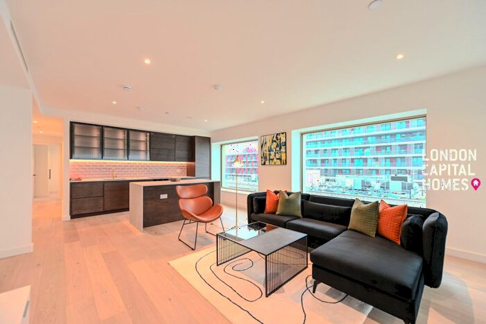 3 Bedroom Flat To Rent In Starboard Way, London, E16