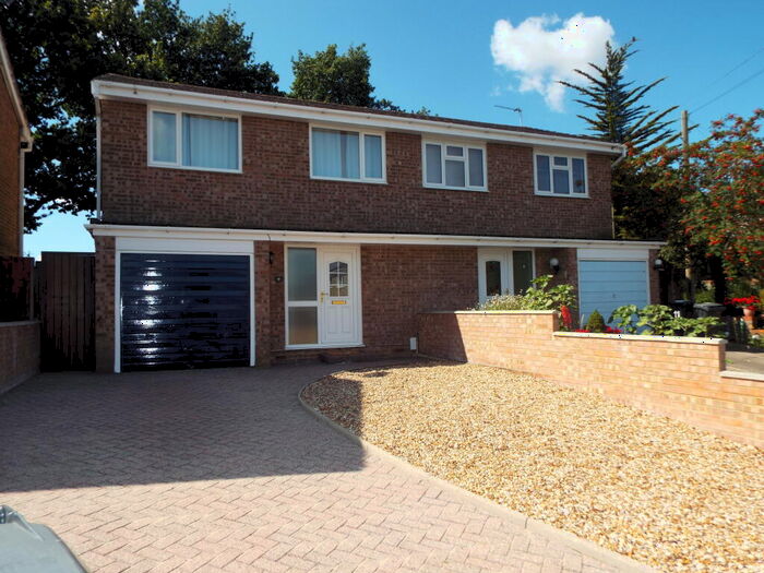 3 Bedroom Semi-Detached House To Rent In Glenmeadows Drive, Bournemouth, BH10