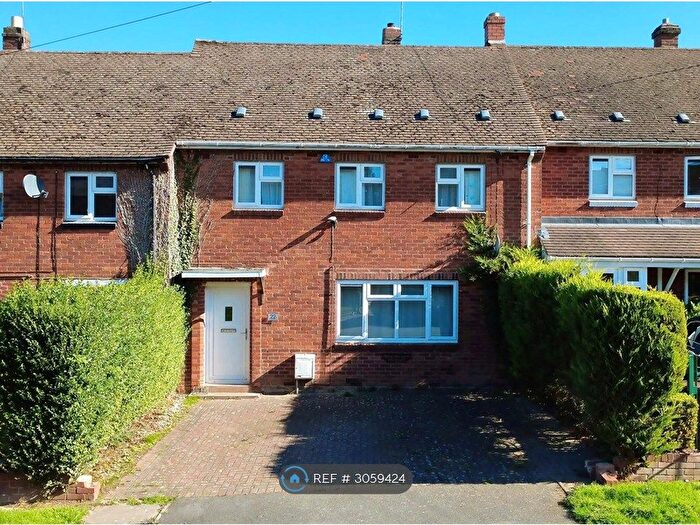 3 Bedroom Terraced House To Rent In Kingsley Avenue, Wolverhampton, WV6