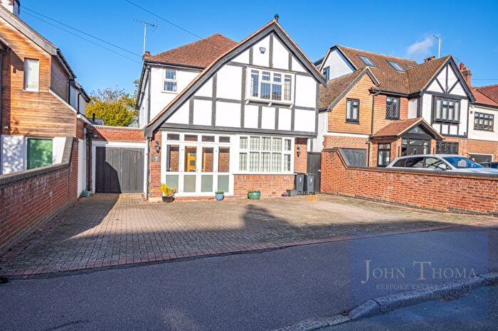 4 Bedroom Detached House For Sale In Tycehurst Hill, Loughton, IG10