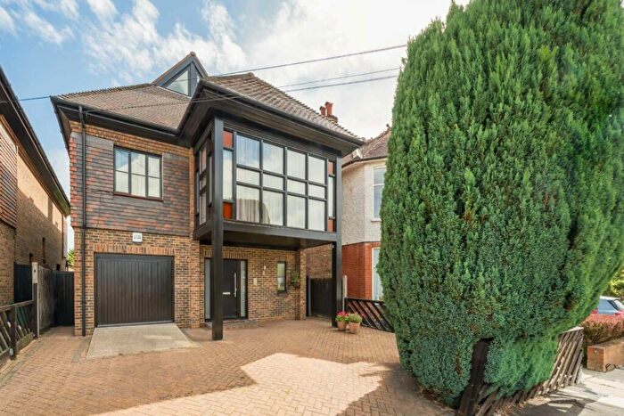4 Bedroom Detached House For Sale In Holly Park Gardens, Finchley, N3