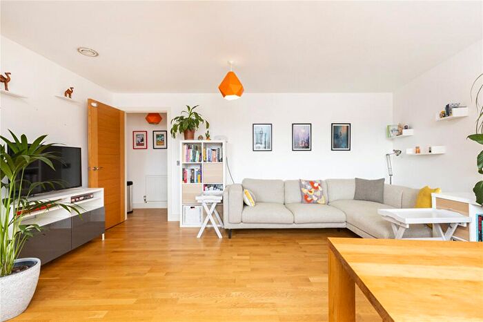 2 Bedroom Apartment To Rent In Junction Road, London, N19