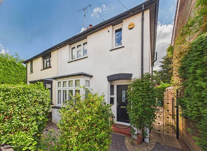 3 Bedroom House For Sale In Elm Road, Warlingham, CR6