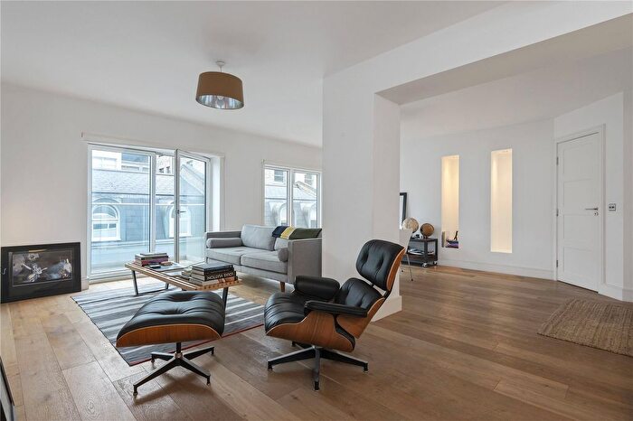 2 Bedroom Flat To Rent In Sienna Buildings, Hatton Garden, London, EC1N