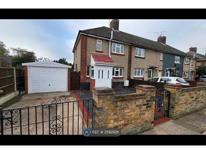 3 Bedroom End Of Terrace House To Rent In Christy Avenue, Chelmsford, CM1