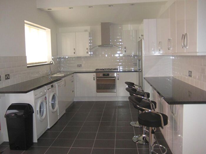 6 Bedroom Terraced House To Rent In Mabfield Road, Fallowfield, Manchester, M14